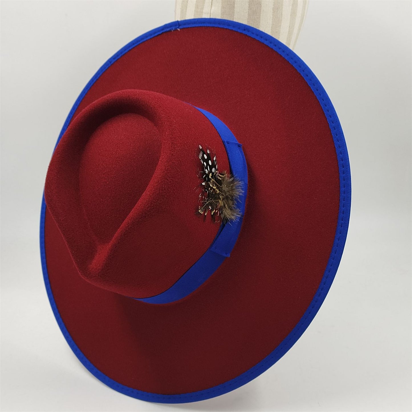 Chapéu Fedora Pintado à Mão Masculino e Feminino Chapéu Panamá Moda Primavera Outono com Pena Envolta Chapéu Fedora de Lã com Aba Grande