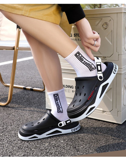 2025 NEW Men Clogs Slippers Fashion Hole Shoes Beach Sandals Indoor House Flats Shoes Lightweight Soft Bathroom Slides