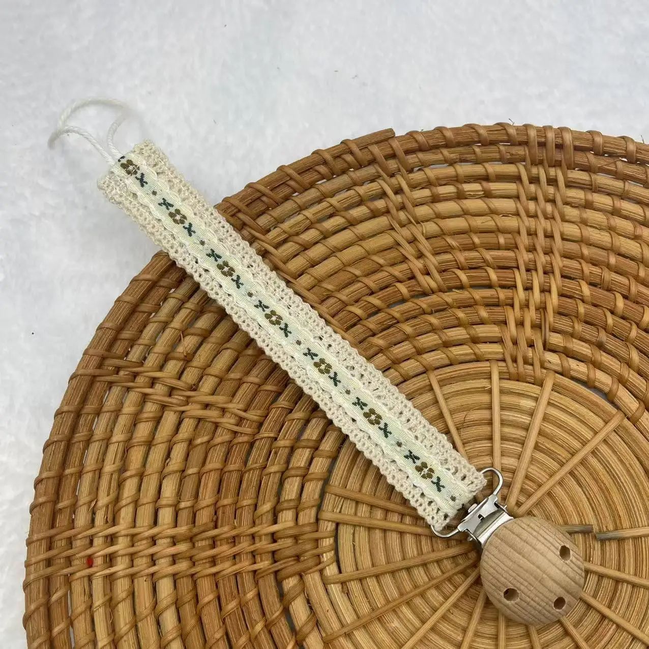 Wooden Baby Pacifier Chain Cute Flower Print Dummy Nipple Holder Guard Teether Pendant Baby Accessories