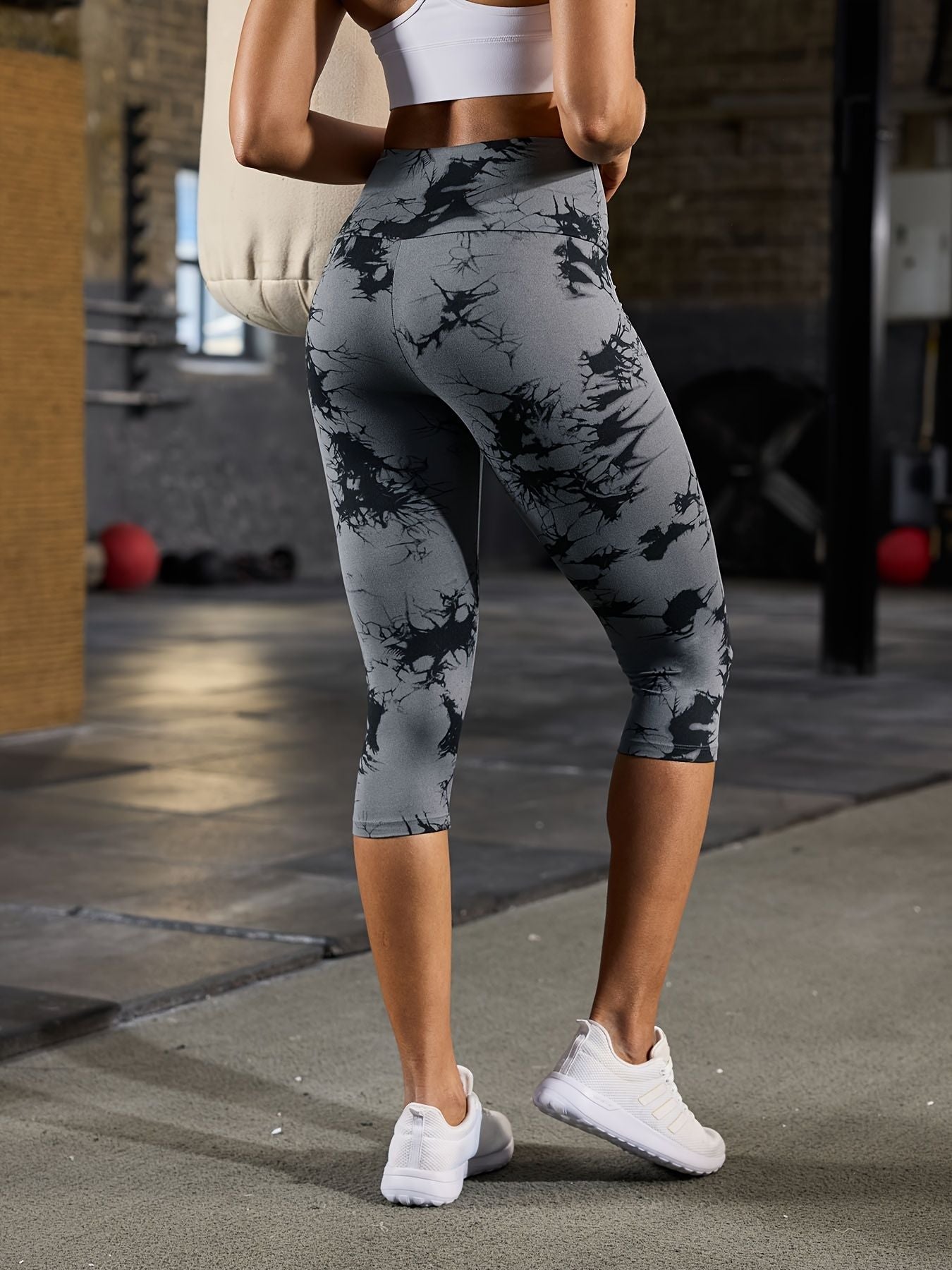 Women's High Waisted Capri Pants Super Soft Tummy Control No See Through Workout Yoga Running Athletic Push Up Gym Leggings