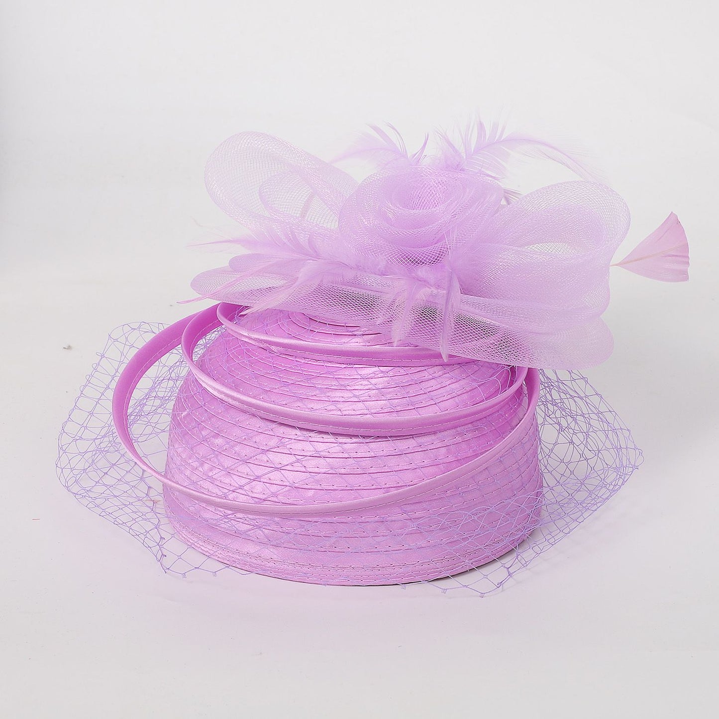 FS Casamento Igreja Chapéus Vermelhos Fascinadores Para Mulheres Com Véu de Pena Festa Coquetel Adorno de Cabeça 2025 Senhora Elegante Chapéu Kentucky Derby
