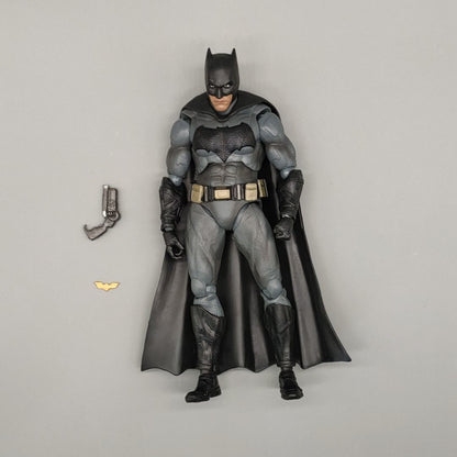 DCC Collectibles DawnofJustice BVS Bat-Hero 6" Figura de Ação Avulsa