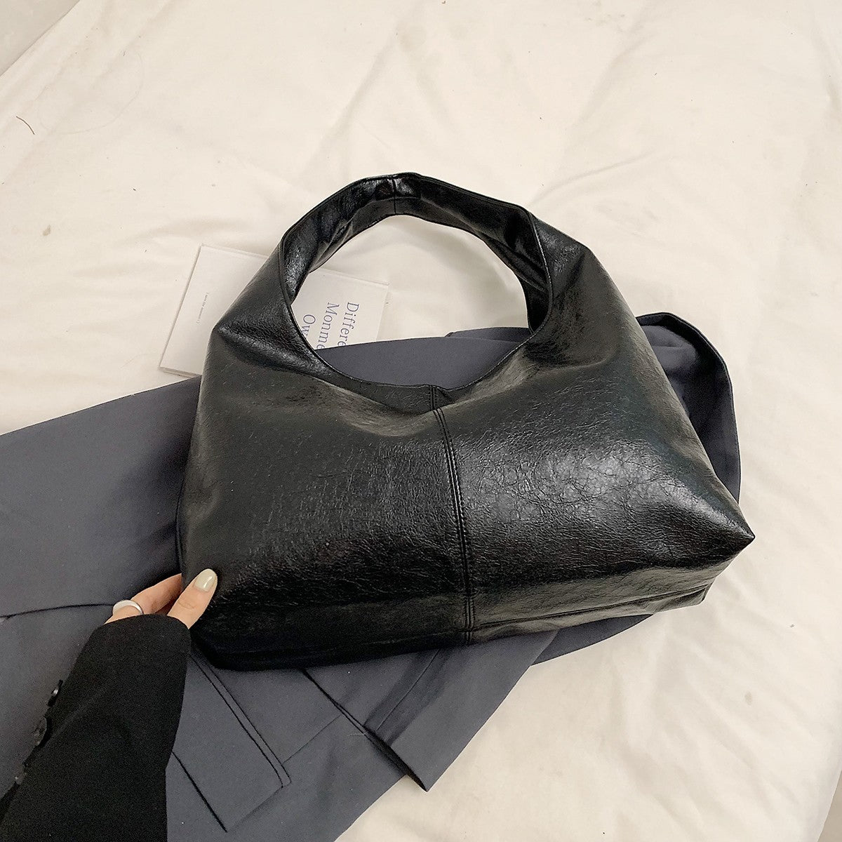 LEFTSIDE Design Large PU Leather Hobo Underarm Bags Lady Winter Shoulder Bag for Women 2024 New Trend Y2K Handbags and Purses