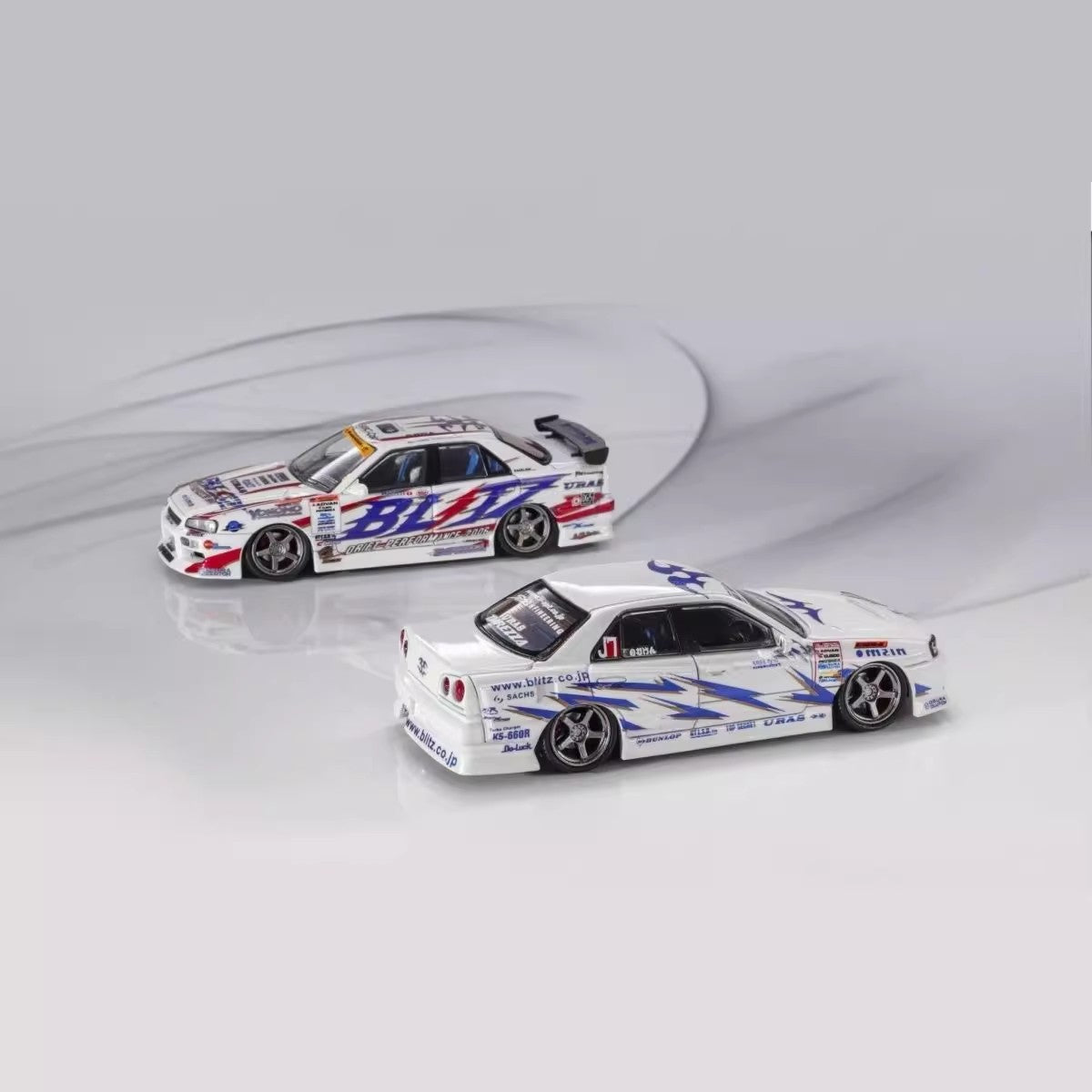 Novo em estoque Mortal 1:64 Nissan GTR D1GP Blitz ER34 Liga Miniatura Diecast Modelo Conjunto de Dois Carros Versão D1GP Brinquedos de Modelo de Carro Presente