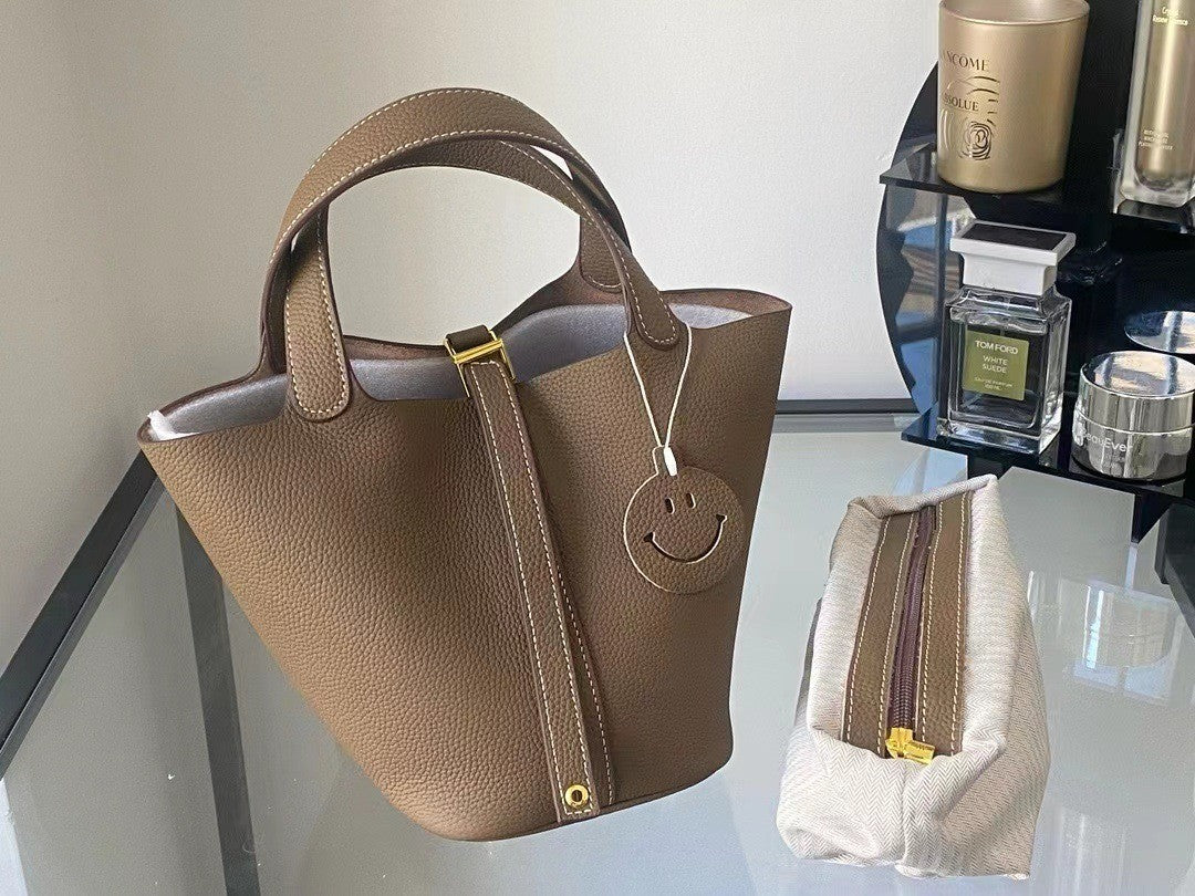 New Leather Luxury Handbag, High-end Soft Leather Bucket Bag, Cowhide Portable Gift Bag, Commuting Versatile Women's Bag