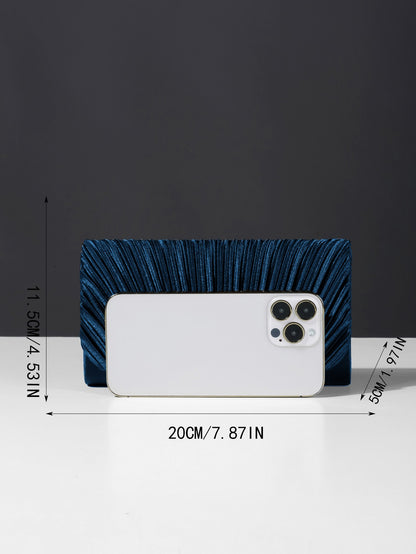 Classic fashion girl party girl chain clutch, light luxury romantic simple mini handbag and chain shoulder crossbody bag.