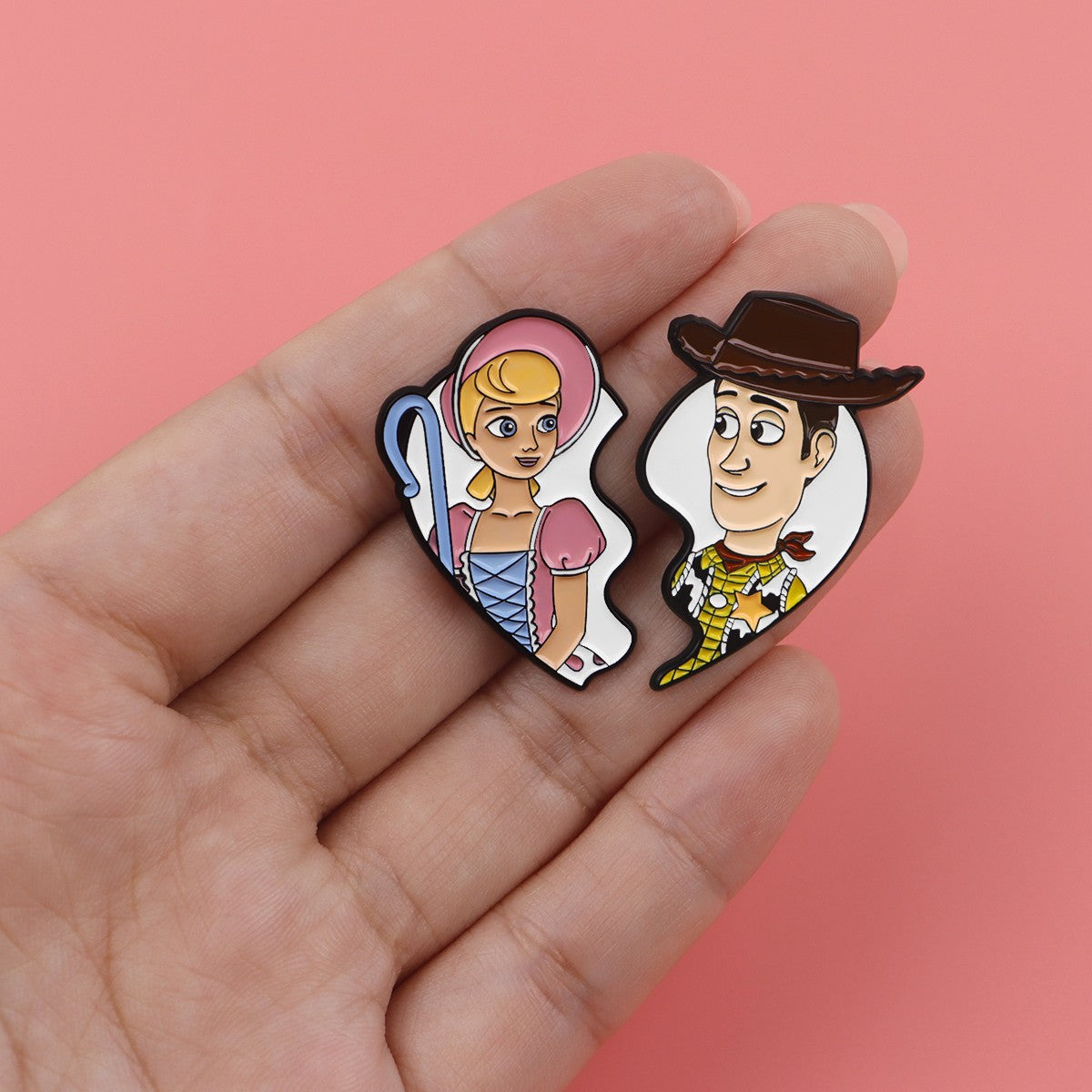1-6 unidades/conjunto Figuras de Brinquedo de Animação Mista Broches Esmaltados Alfinetes de Lapela de Desenhos Animados Emblema em Mochilas Acessórios de Roupa Presentes