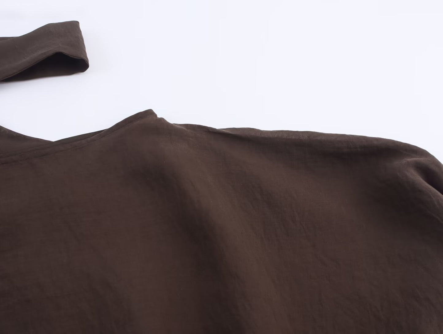 TFAFXY 2025 Streetwear Chic Women Cloak Solid Rivet O-Neck Scarf Collar Long Sleeve Loose Cloak New Fashion Outwear