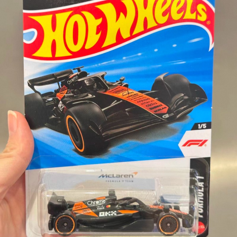 Original Hot Wheels 2026 B 1/64 Mainline Series Case Mclaren Bugatti Porsche Ferrari Collectible Car Toy Diecast Vehicle C4982