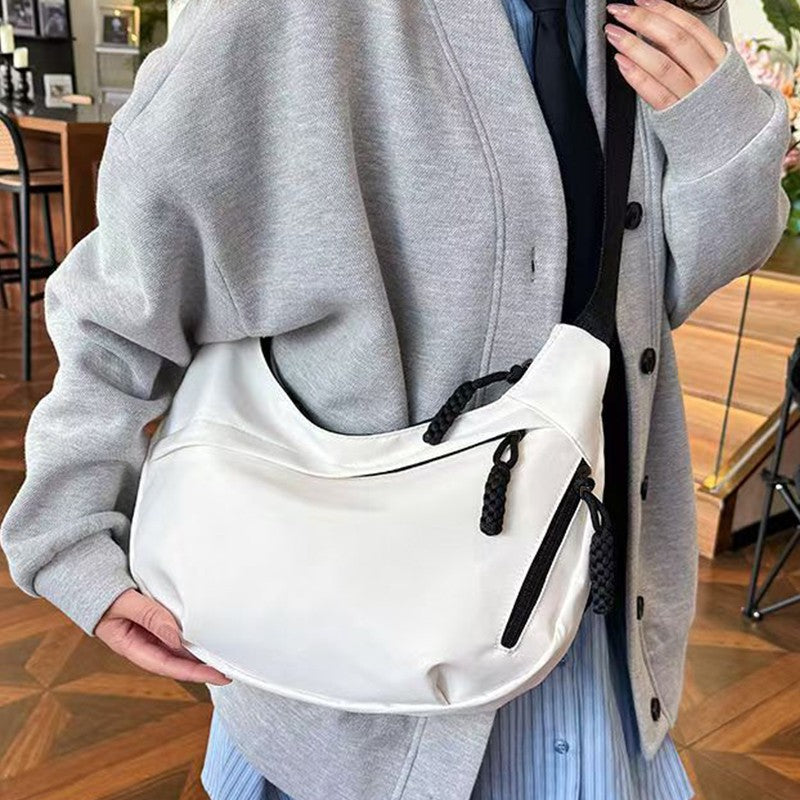 Neutral Style Shoulder Bag for Men and Women, Suitable for Casual Outings and Work Use Made of Nylon Material.