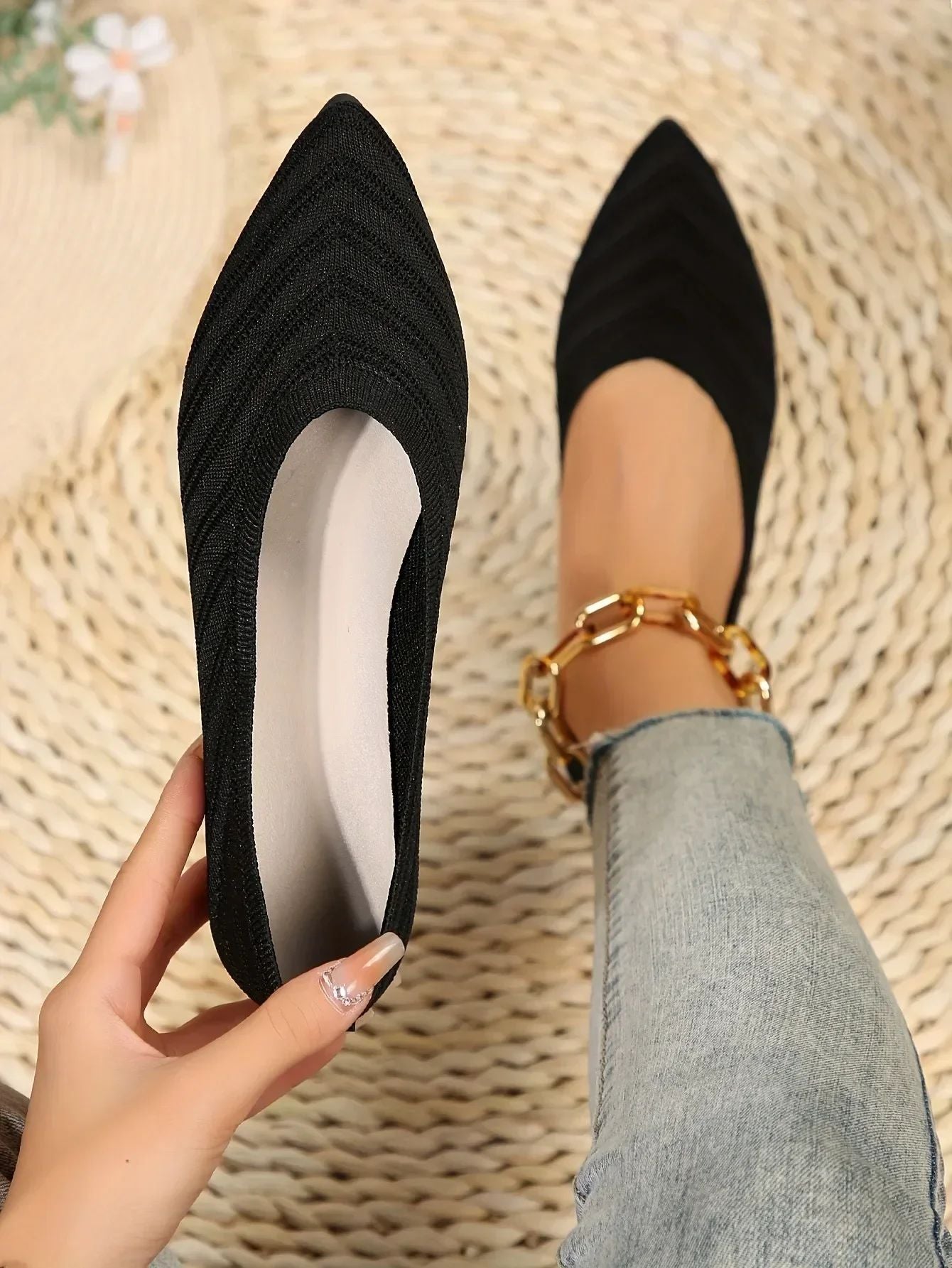 Women's Pointed Toe Flat Shoes Solid Color Knitted Slip on Shoes Casual Breathable Ballet Flats Women Flat Shoes Loafers Women