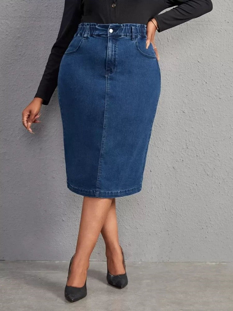 Women's Plus-Size Denim Skirt Is Comfortable, Slim-Fitting and Elegant