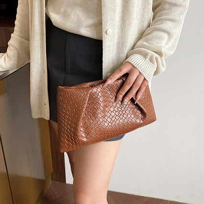 Large Capacity Shoulder Bag New Fashion Popular Woven Commuter Simple Clutch Bags Retro Evening Phone Pocket