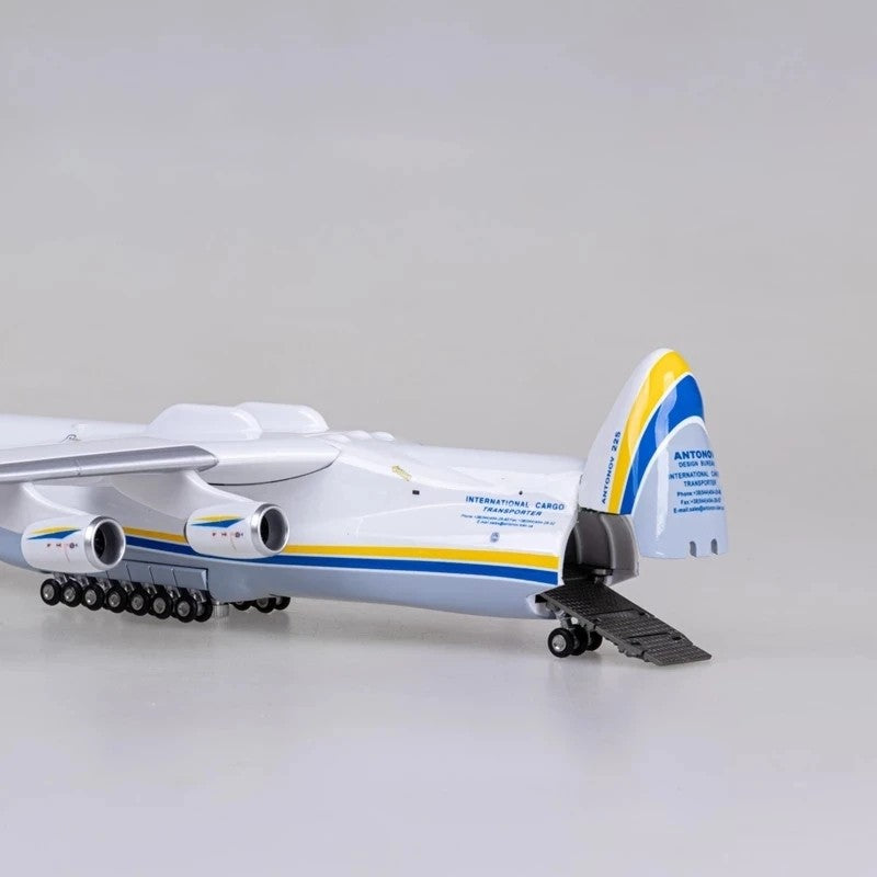 Modelo de Aeronave de Transporte Antonov AN-225 em Escala 1/200 Brinquedos de Aviação Jogos de Miniatura de Plástico e Metal