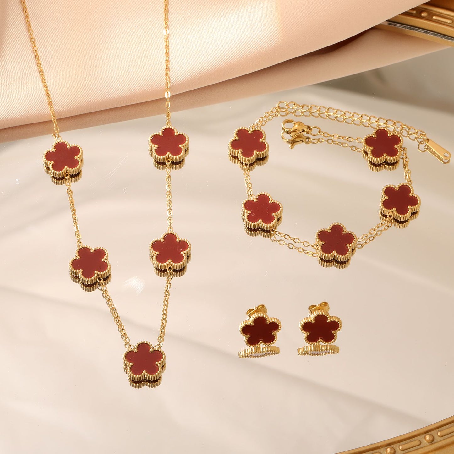 LUXUKISSKIDS Conjunto de Colar e Brincos de Flor Fashion Joias Femininas Aço Inoxidável Concha Branca Trevo Pulseira Acessórios de Joias
