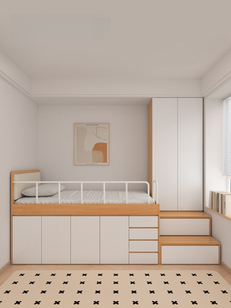 Cama de tatame infantil com baú, armário e estrado alto para quarto pequeno