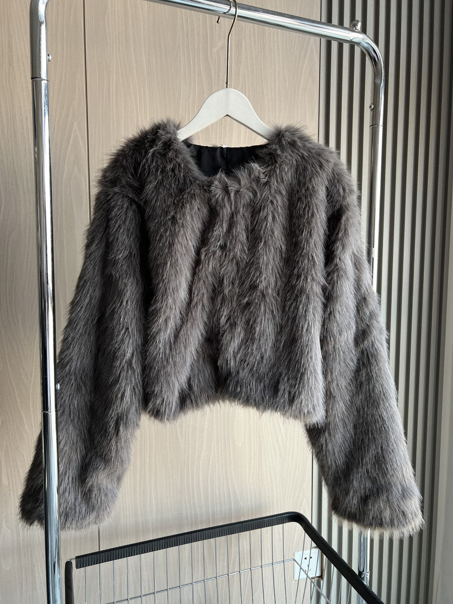 Faux fur jacket Traf   Fall/Winter New Fashion Women's Faux Fur Effect Round Neck Long Sleeve Short Jacket 2025