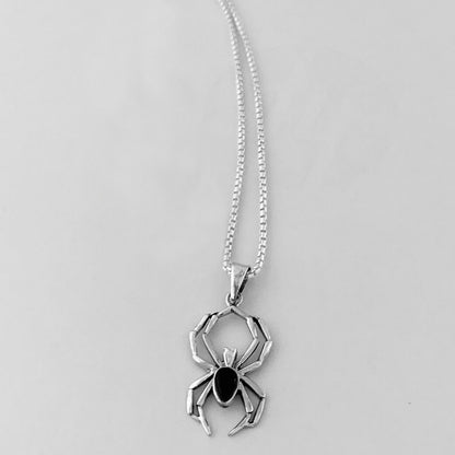 Colar com Pingente de Animal Aranha Fofa Huitan para Meninas Corrente Prateada Colar Estilo Y2K Acessórios de Pescoço Femininos Joias da Moda