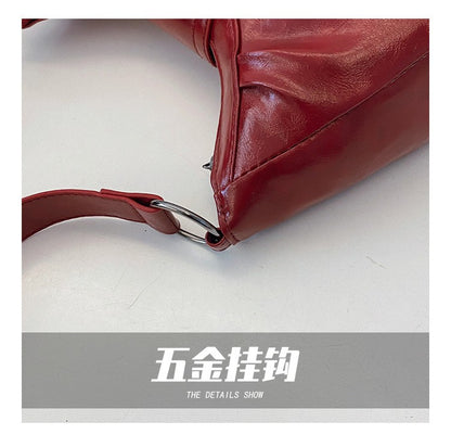 2025 Large Capacity Pleated New Retro Commuter Temperament Locomotive Do Old Style Underarm Shoulder Bag Women