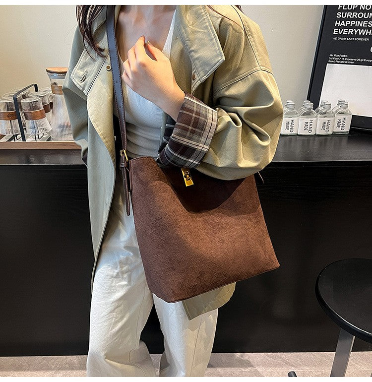Shoulder Bags Bucket Bag Retro Suede Fur Women Tote Bag New Style Versatile Shoulder & Crossbody Bag 2025