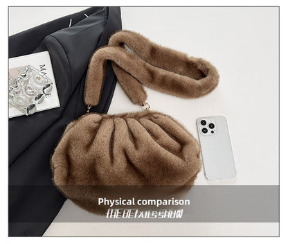 Elegant Wrinkled Cloud Clutch Bag Faux Fur Shell Shoulder Crossbody Bag Women Stylish Pillow Bag Guangzhou High Quality Bag