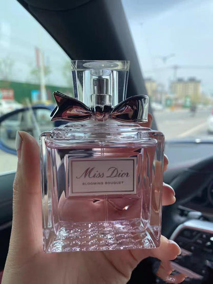 Perfume Feminino 100ml Longa Duração Frangrância Leve Marca Fresca Encontro Romântico Charme Confiante Spray Corporal Aroma Rosas