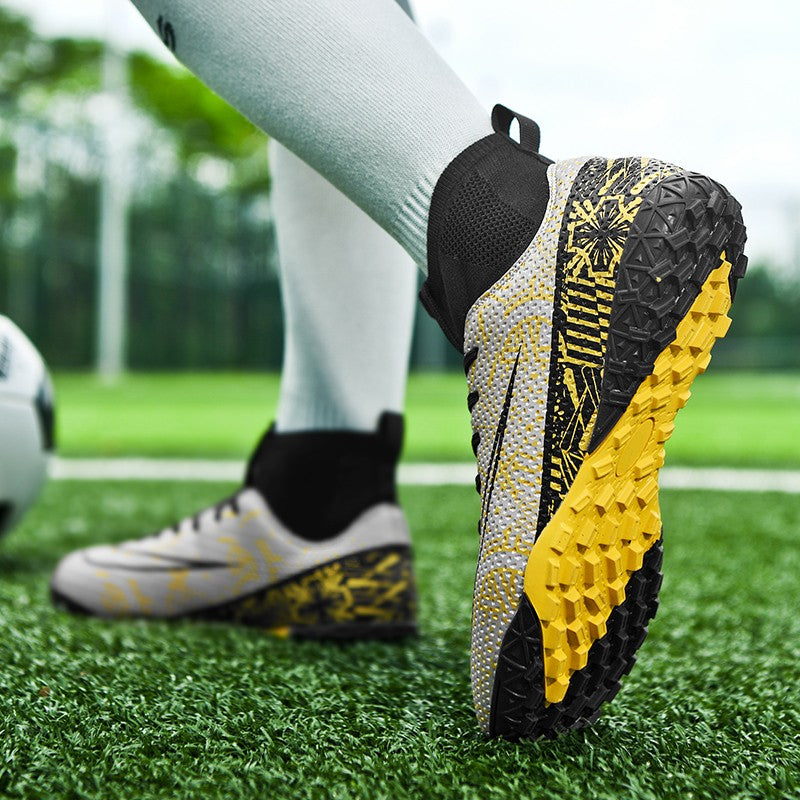 New Men Women Professional Soccer Shoes Unisex Futsal High-quality Football Boots Ultralight Hot Sale Cleats TF/FG Sneakers