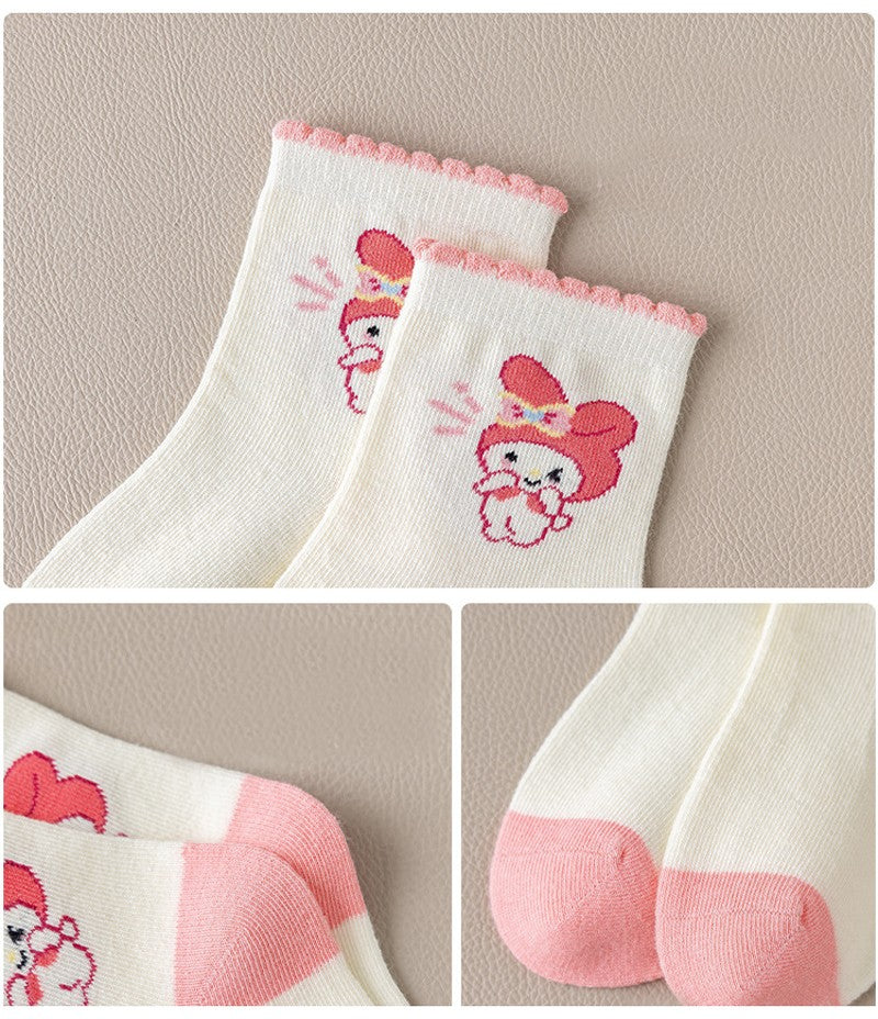 5 pares de meias de algodão de cano médio Kawaii Sanrio Cinnamoroll Kuromi para meninas e meninos, meias de algodão de cano médio de desenho animado para primavera e outono