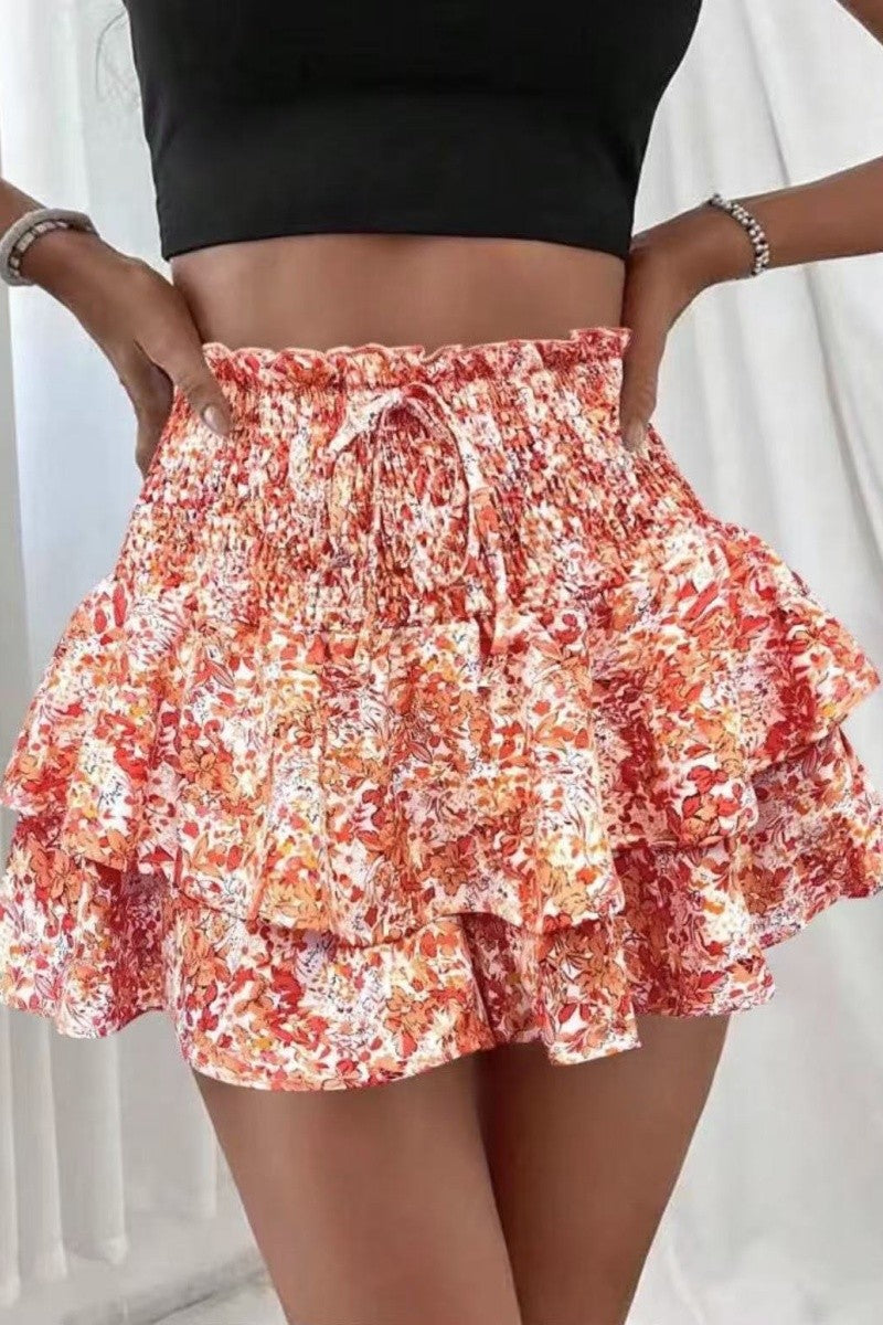 Spring and summer new small floral fashion women's shorts with a drape effect, versatile casual skirt pants.