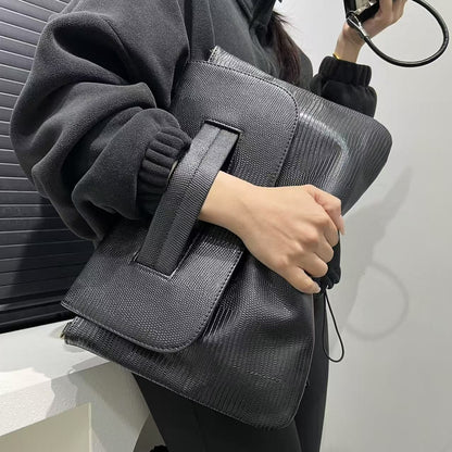 Ladies' fashionable retro snake patterned handbag with high capacity and detachable shoulder strap, single shoulder bag