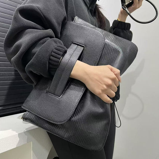 Ladies' fashionable retro snake patterned handbag with high capacity and detachable shoulder strap, single shoulder bag