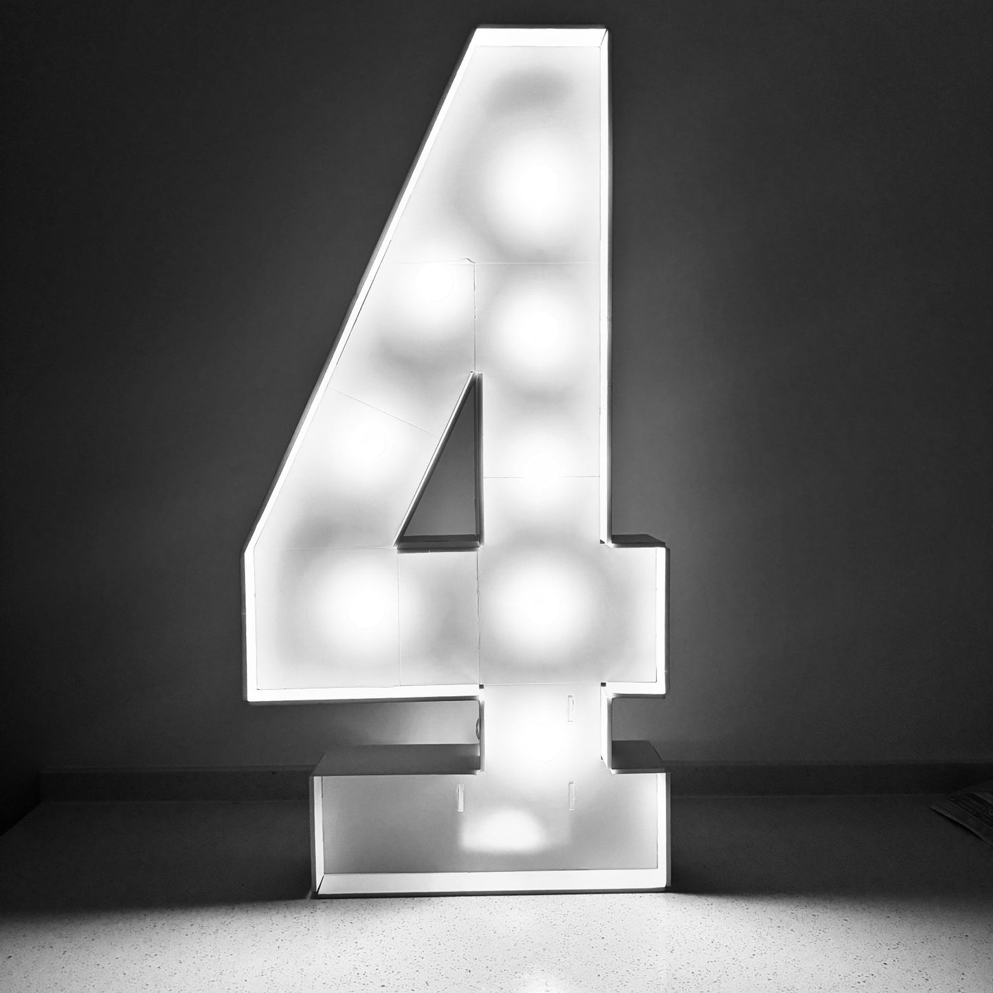 1/2 Pc 73cm/28.7inch Light Up Digital Marquee Frame White Lights KT Board Number 0-9 KT Board With Bracket Party Decorative