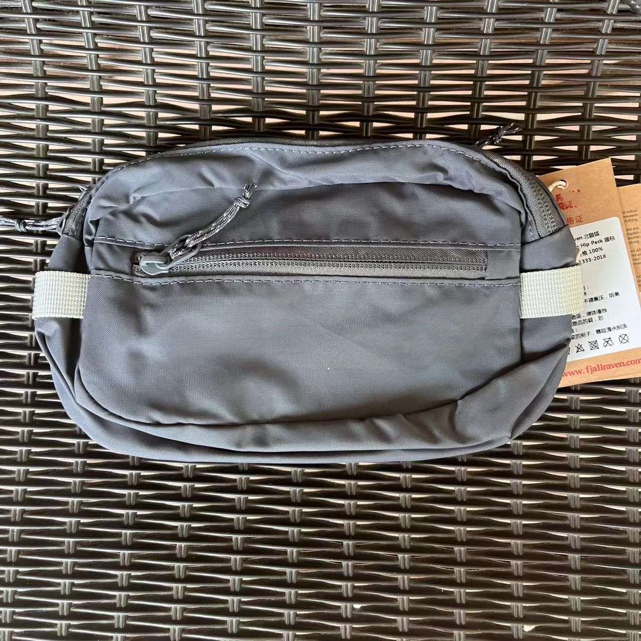 Fashionable Versatile Mini Shoulder Bag Portable Fitness Crossbody Waist Chest Bag for Men And Women Nylon Material