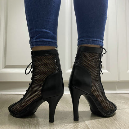 Novas Sandálias Femininas de Salto Alto Sexy Vazadas em Tela Tendência da Moda Verão Conforto Peep Toe Botas Stilettos Jazz Dance Tamanhos Grandes