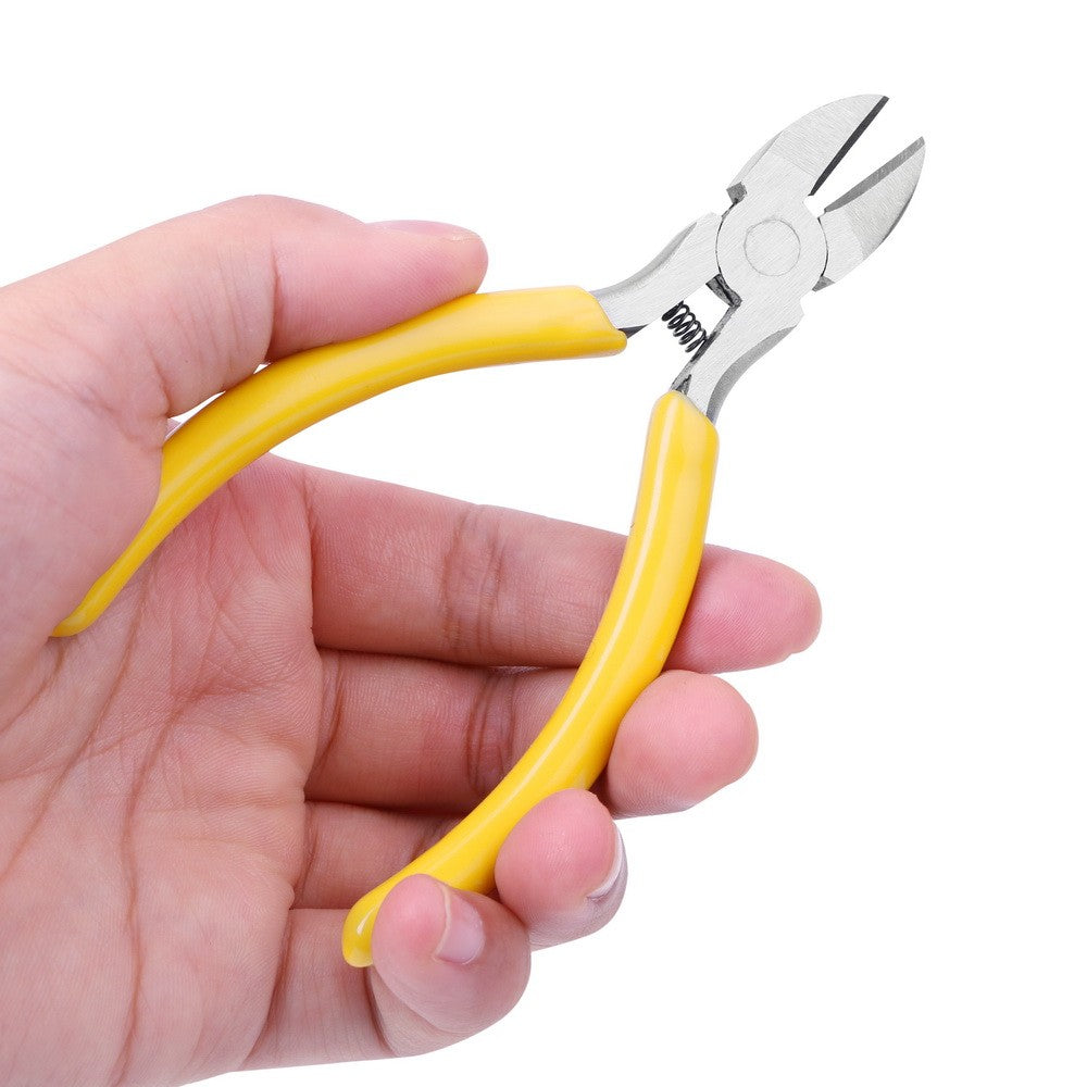 Ferramenta de corte diagonal/lateral com cabo amarelo para trabalhos de reparo em jardins, incluindo reparo de joias.