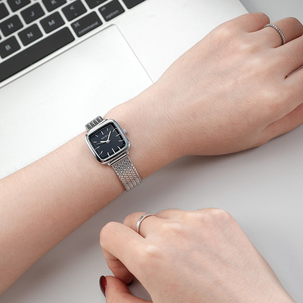 Ladies Small Square Watch Stainless Steel Strap Literary Fashion Retro Quartz Watch