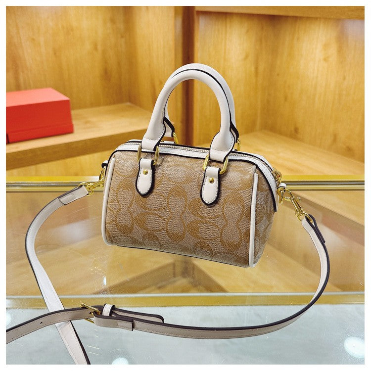 Classic Retro Boston New Small Bag Casual and Versatile Temperament Good Look Popular Hot Style Crossbody Bag