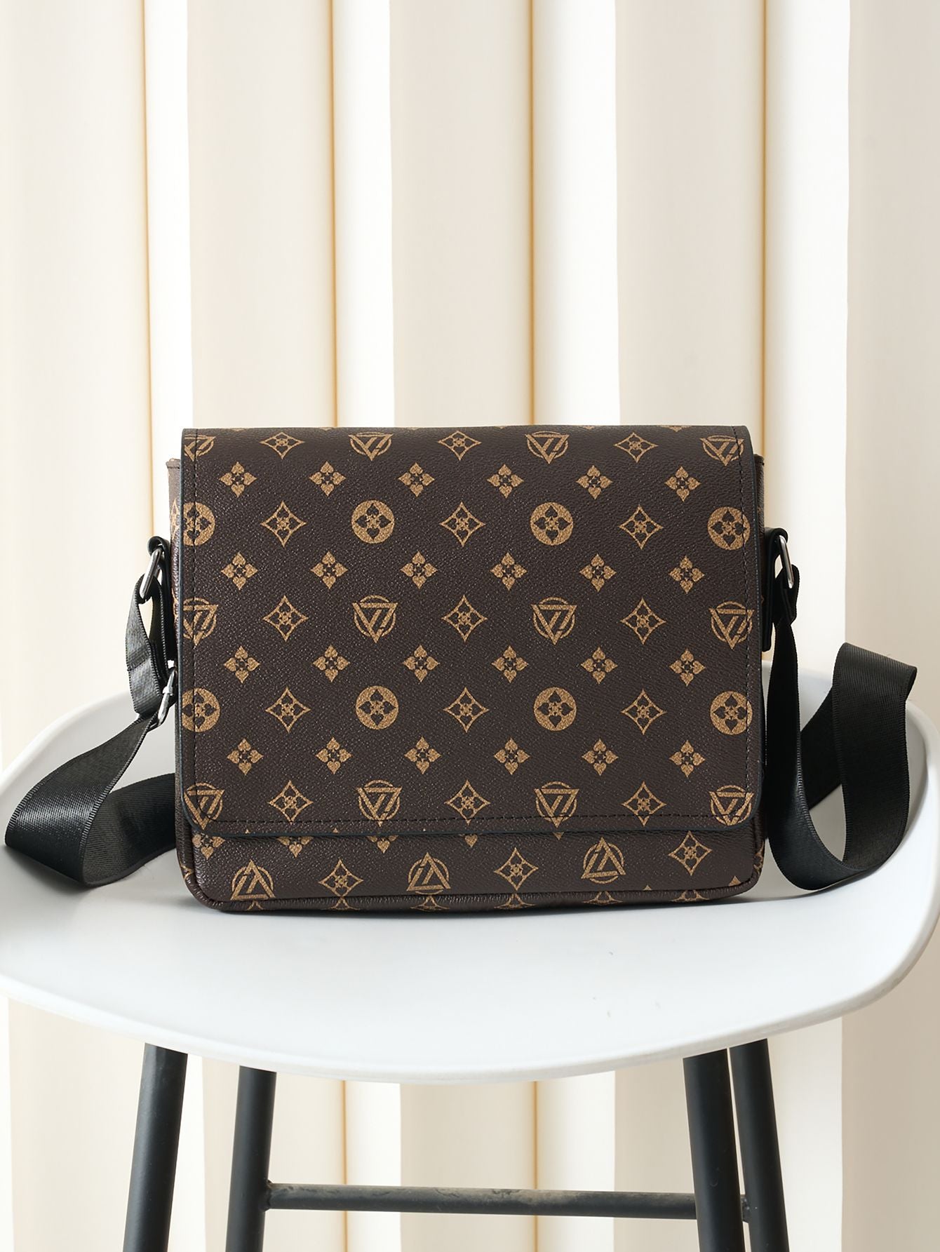 Men's Casual Crossbody Bag - Easy Flap Design, Business Commuter Lightweight Messenger Bag, Travel Large Capacity Shoulder Bag