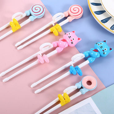 {MX} Cute Cartoon Animal Head Chopsticks For Children Eating Training with Finger Guide Food Grade Plastic Baby Learn Chopsticks