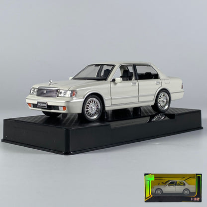 1:32 Toyota Crown Royal Clássico Veículo Liga Fundida Carro de Brinquedo Infantil Modelo Miniatura Coleção Hobbies de Férias