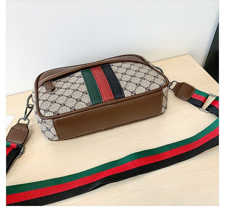 Casual Lightweight Sling Bag with Color Block Strap for Men PU Leather Messenger Bag Trend Wide Strap Crossbody Bags Designer