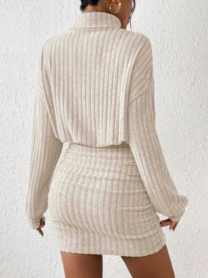 The new autumn style of the tight-fitting long-sleeved high-neck striped knitted sexy dress
