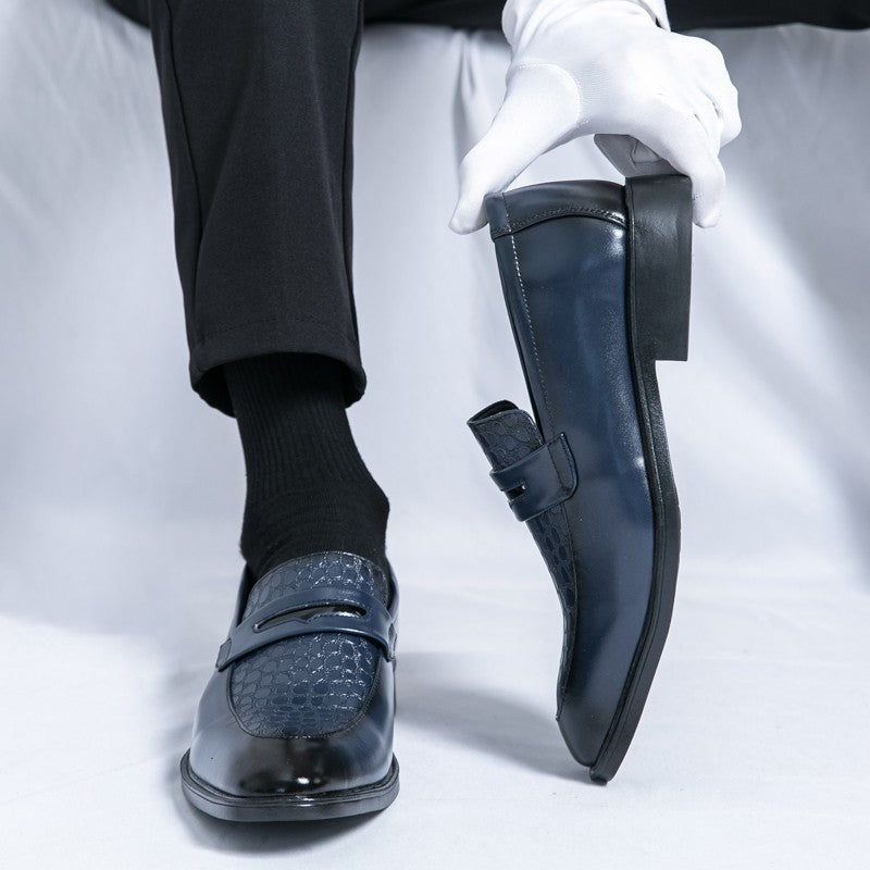 Fashion Brand Men's Retro Comfortable Carved Pointed Leather Shoes Autumn Men's New Breathable and Non Slip Outdoor Loafers