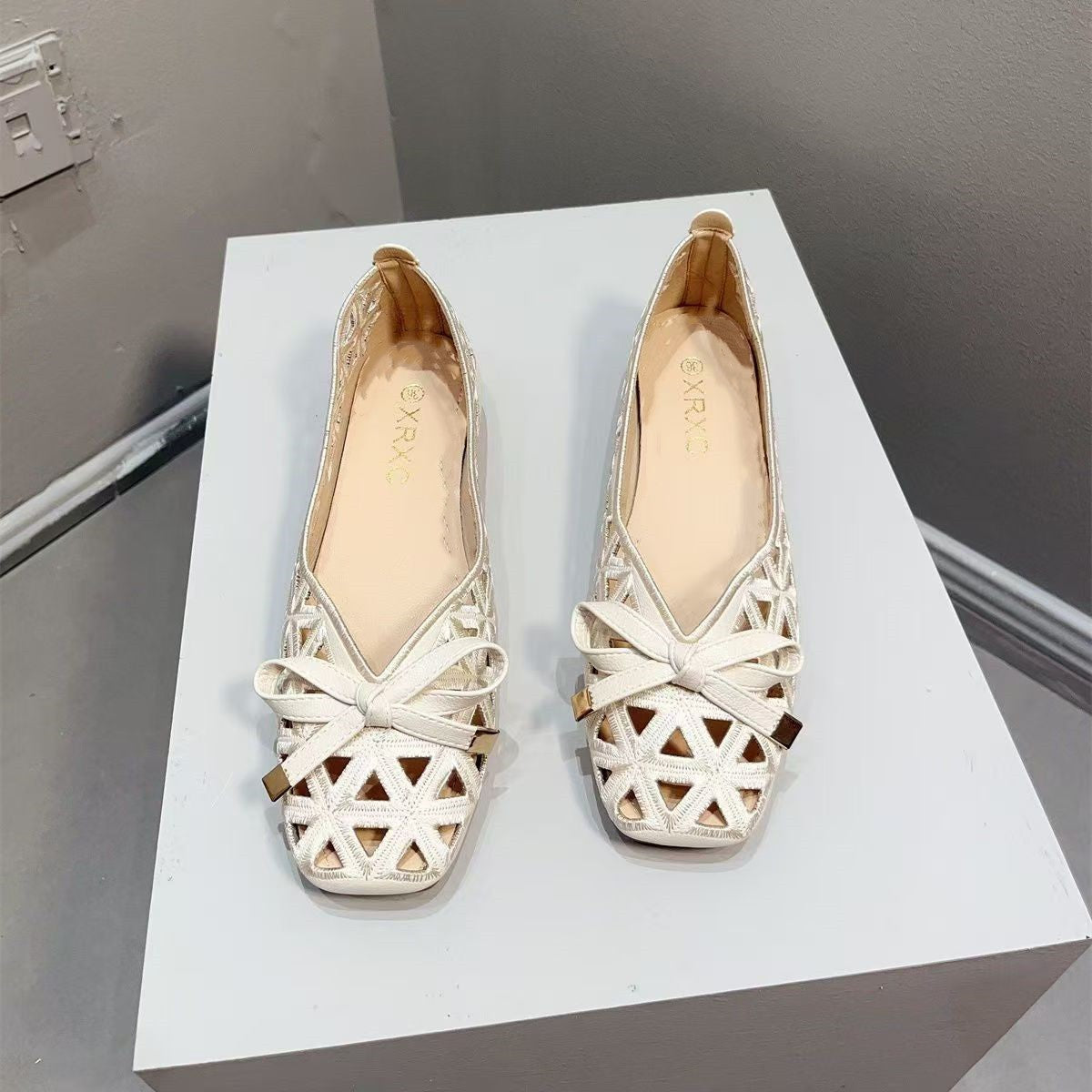 2025 New Fashion Women's Sweet Bow Mesh Flats - Hollow Out Grid Pointed