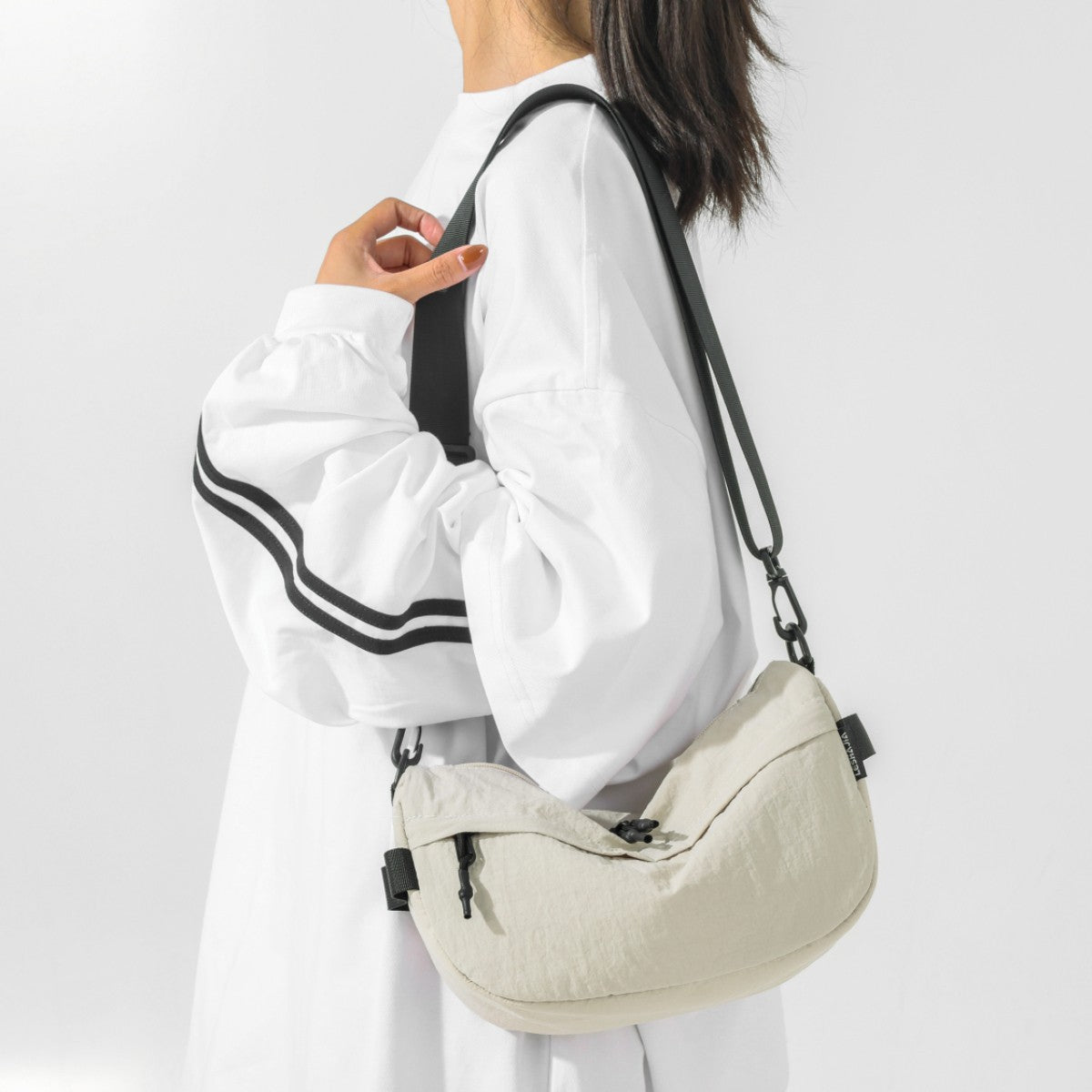 Japanese-Style Waterproof Lightweight Nylon Crossbody Bag, Lightweight Casual Multi-Pocket Unisex Phone Bag, Small Square Bag, Trendy for Hiking and Shopping