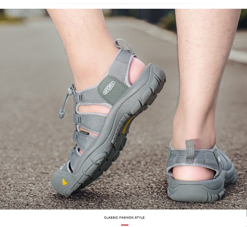 2025 Summer Men's Sandals Thick soled Baotou beach shoes Outdoor oversized casual Shoes Male lightweight hollow sandals Homme