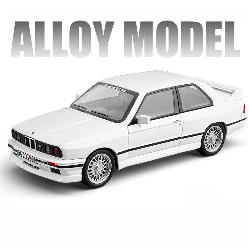 1:24 1988 BMW E30 M3 IM Liga Escala Modelo Carro Diecast Miniatura de Metal Carro Som?Luz Coleção de Carros Clássicos Brinquedo Infantil Veículo