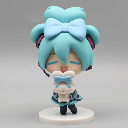 Hatsune Miku Boneco de Anime Segurando Cinnamoroll com Olhos de Feijão, Decoração de Mesa Fofa, Figuras de Ação, Modelo de Boneca, Brinquedo Infantil, Presente