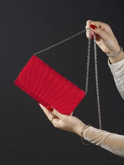 Classic fashion girl party girl chain clutch, light luxury romantic simple mini handbag and chain shoulder crossbody bag.