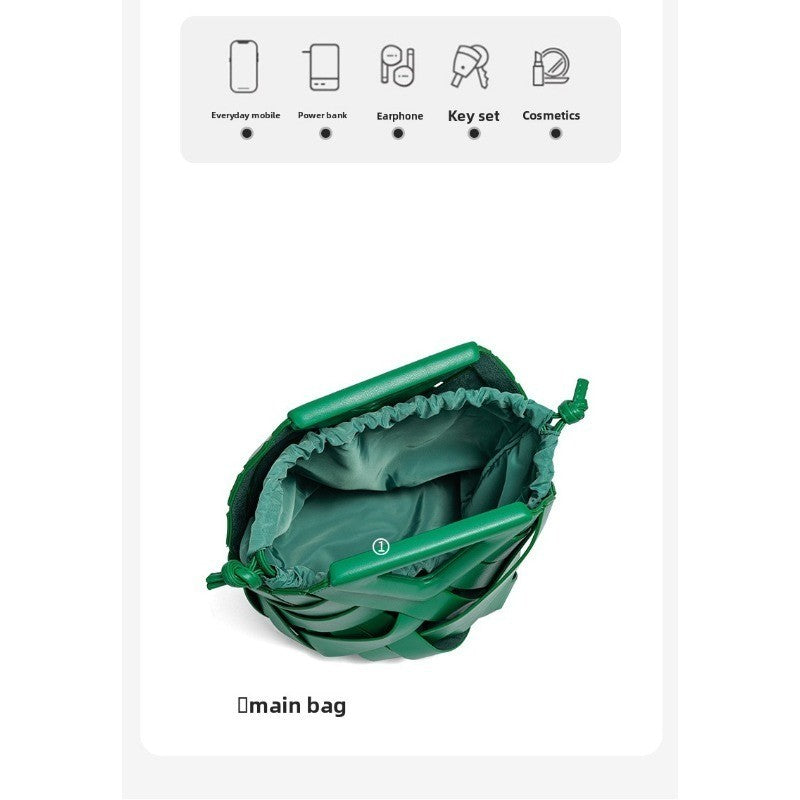 2025 new large-capacity handheld triangular clip bag with diamond-pattern weave